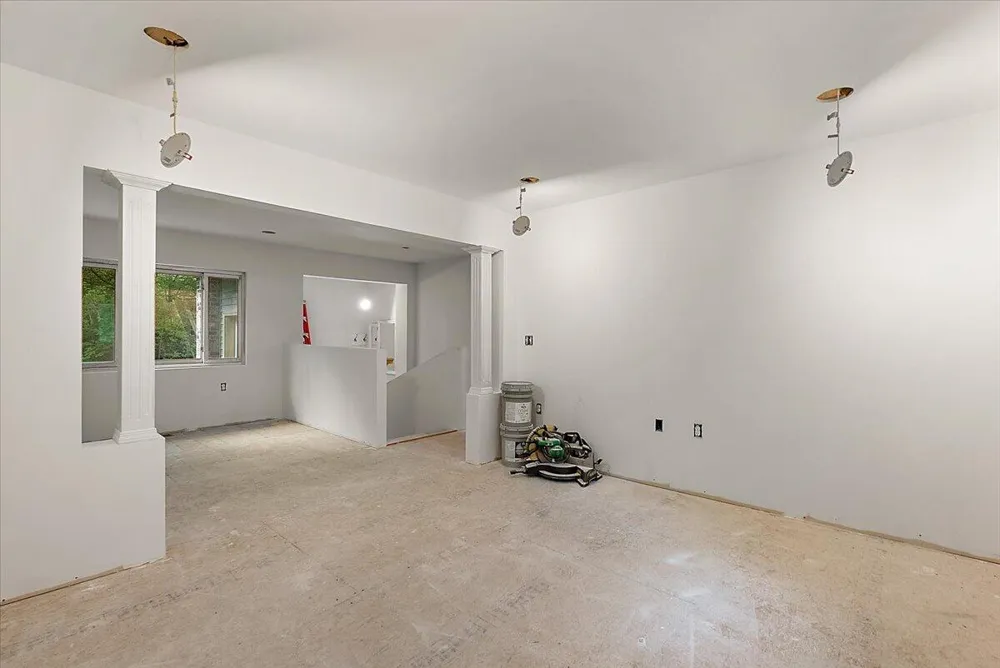 8945 Vergennes Street SE Ada Township, MI 49301