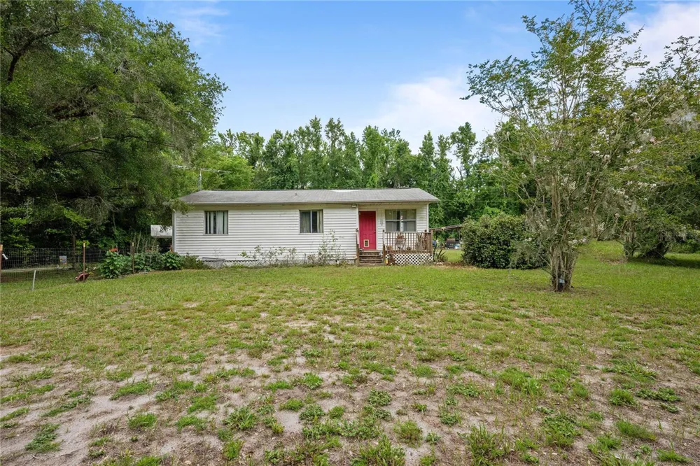 14702 CR 719 Webster, FL 33597