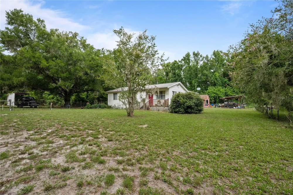 14702 CR 719 Webster, FL 33597