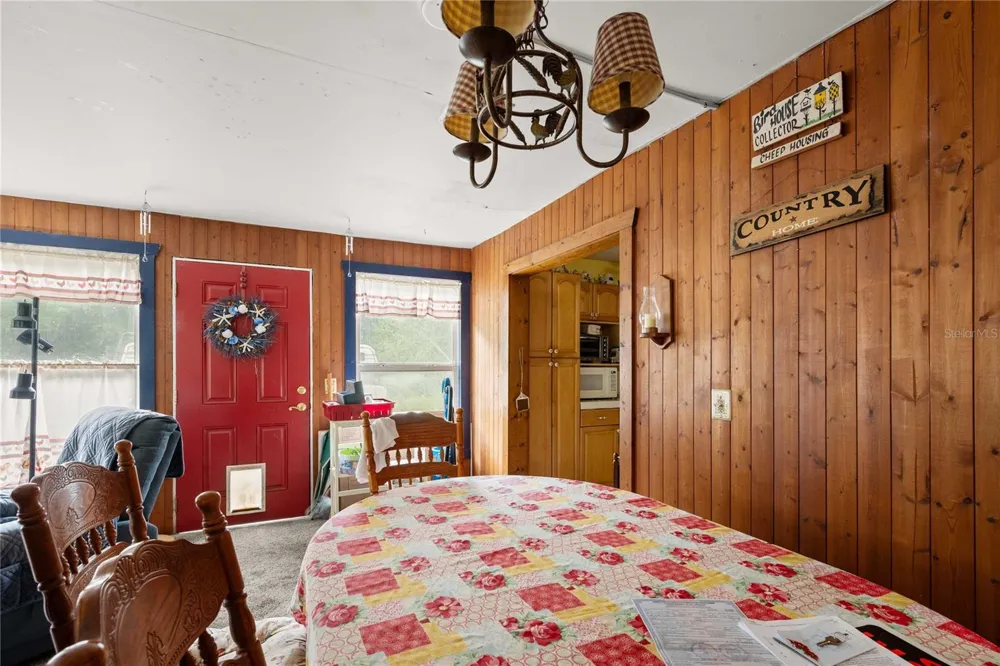 14702 CR 719 Webster, FL 33597