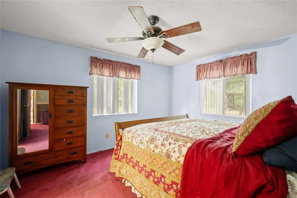 14702 CR 719 Webster, FL 33597