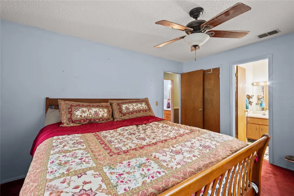 14702 CR 719 Webster, FL 33597