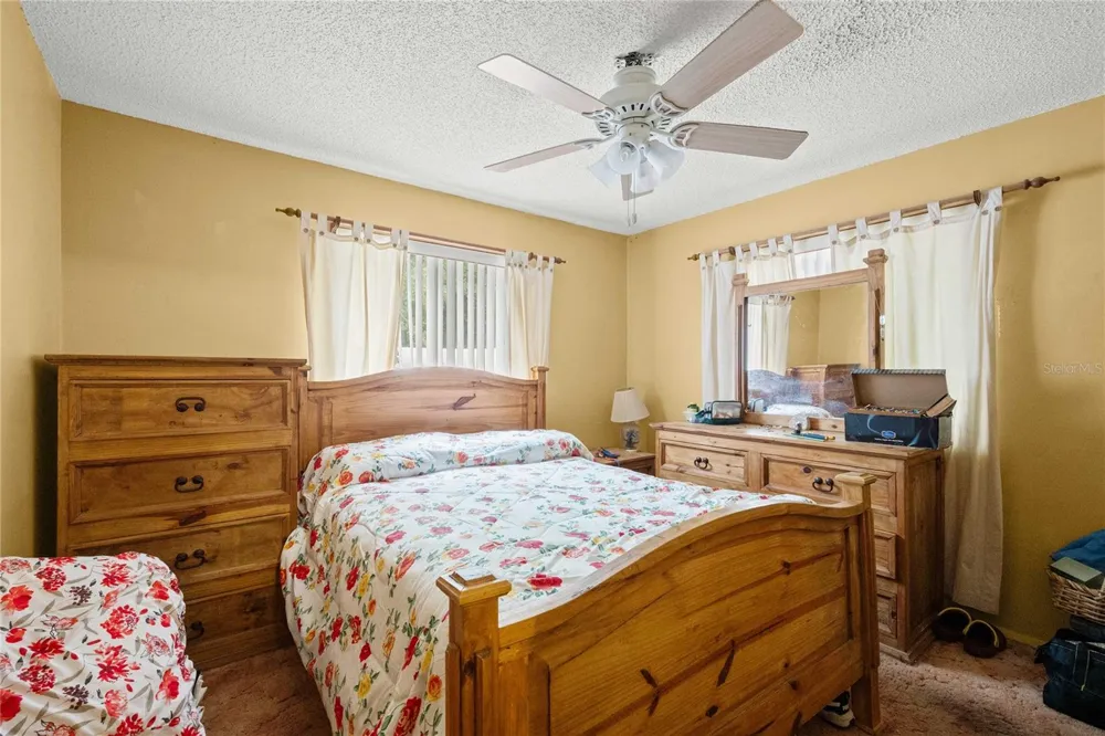 14702 CR 719 Webster, FL 33597