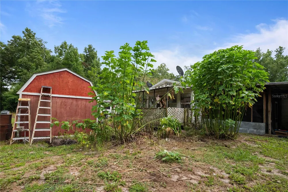 14702 CR 719 Webster, FL 33597