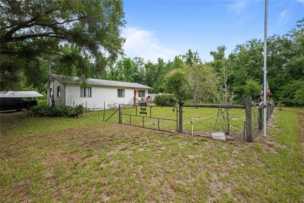 14702 CR 719 Webster, FL 33597