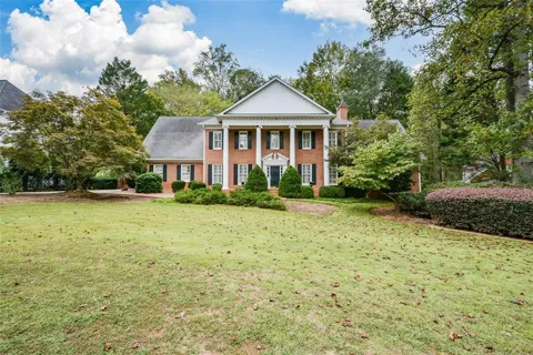 1640 Lazy River Lane