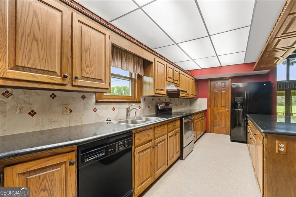 295 Craigtown RD NE Calhoun, GA 30701