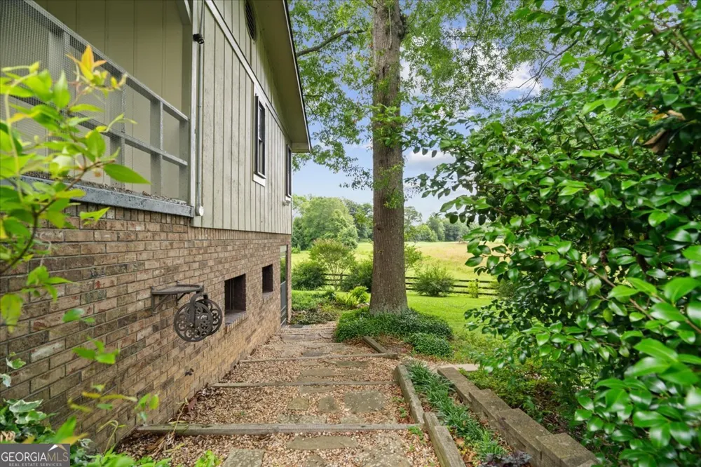 295 Craigtown RD NE Calhoun, GA 30701