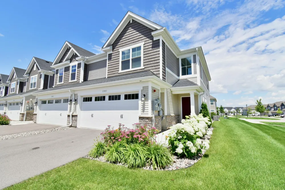 1501 Dogwood Lane Carver, MN 55315
