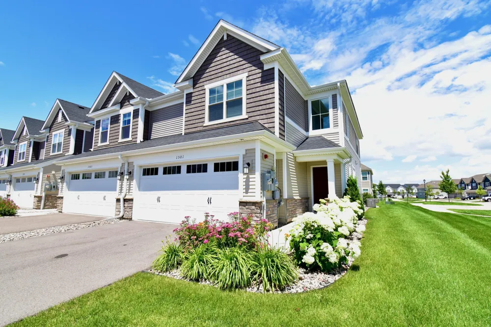1501 Dogwood Lane Carver, MN 55315