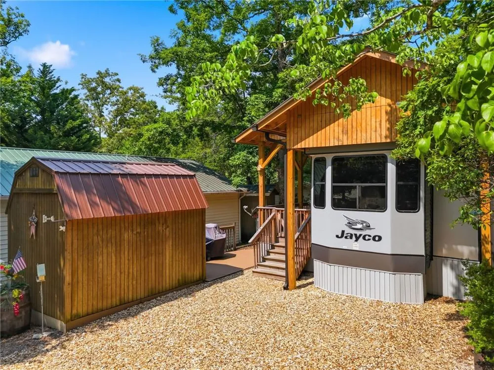 104 Cindy Parkway Cleveland, GA 30528