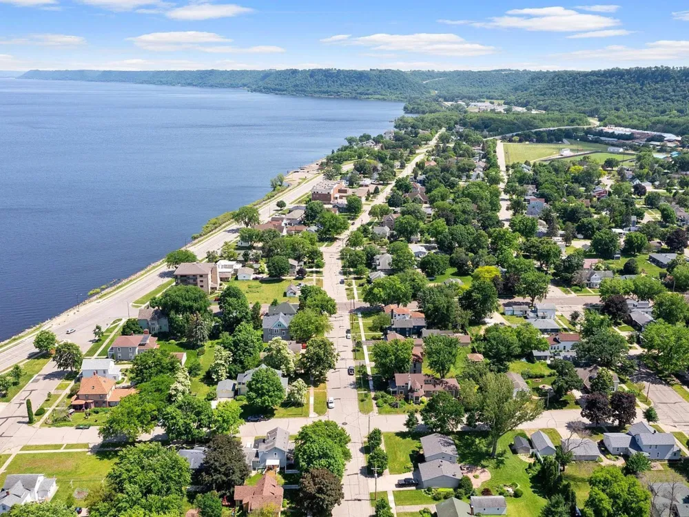 519 Lakeshore Drive Lake City, MN 55041