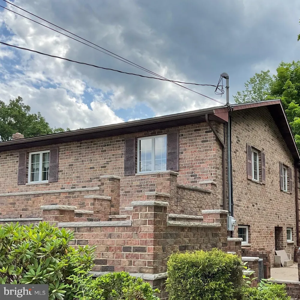 320 S THIRD STREET Frackville, PA 17931
