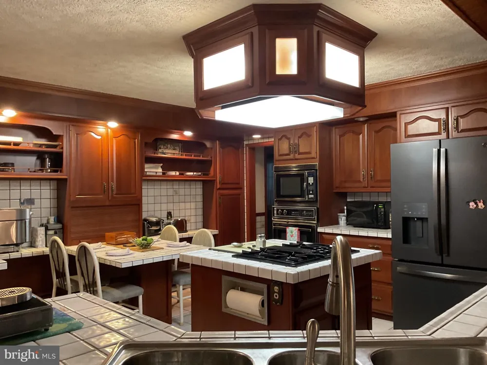 320 S THIRD STREET Frackville, PA 17931