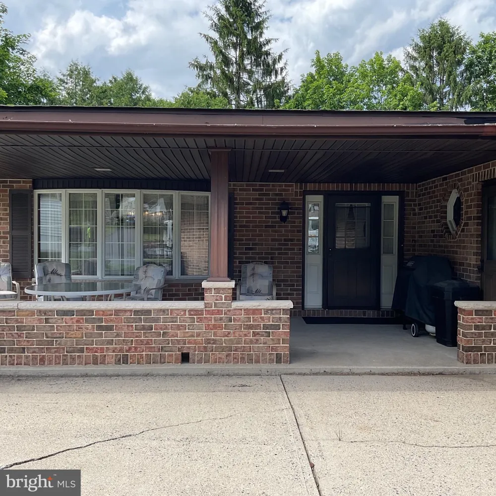 320 S THIRD STREET Frackville, PA 17931