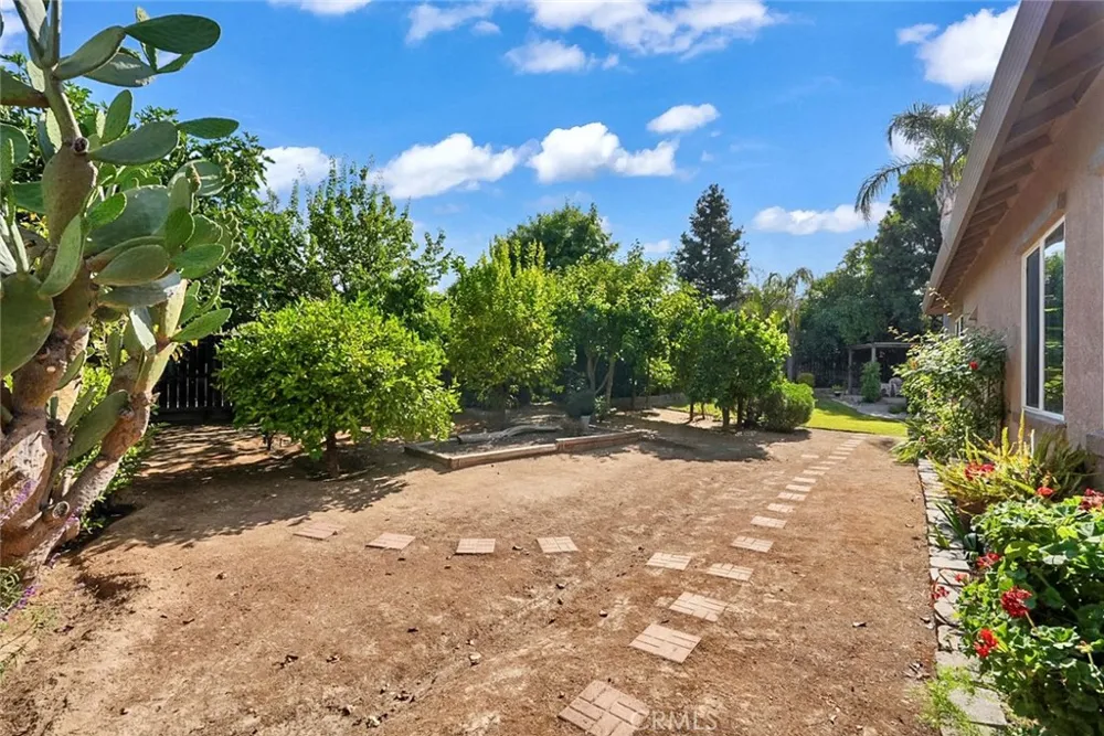 12165 Pheasant Run Chowchilla, CA 93610