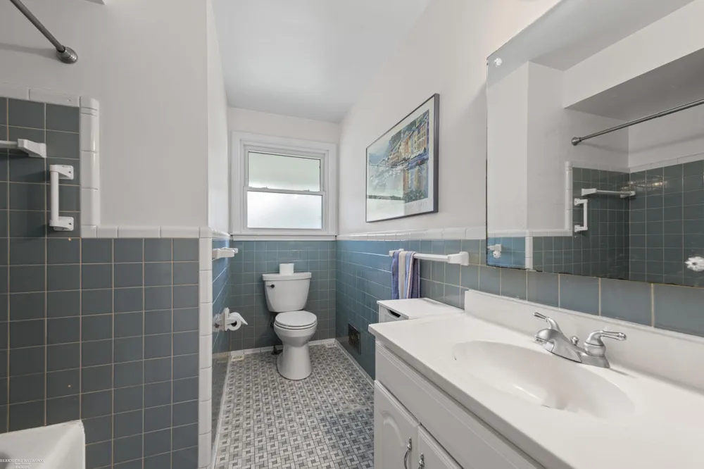 22943 Edgewood Street St Clair Shores City, MI 48080