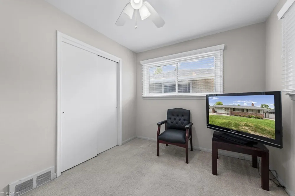 22943 Edgewood Street St Clair Shores City, MI 48080