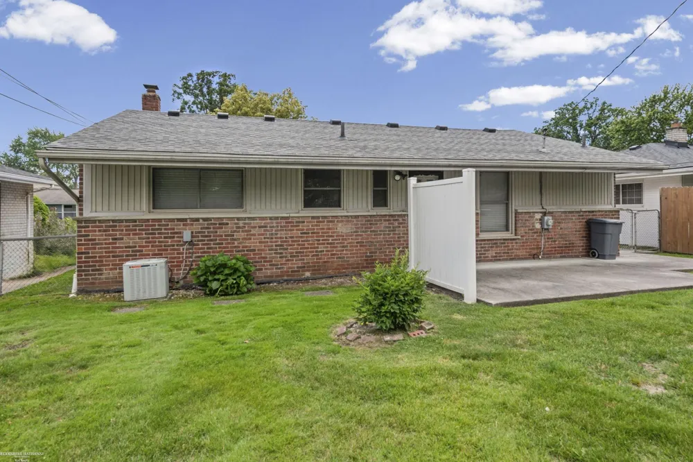 22943 Edgewood Street St Clair Shores City, MI 48080