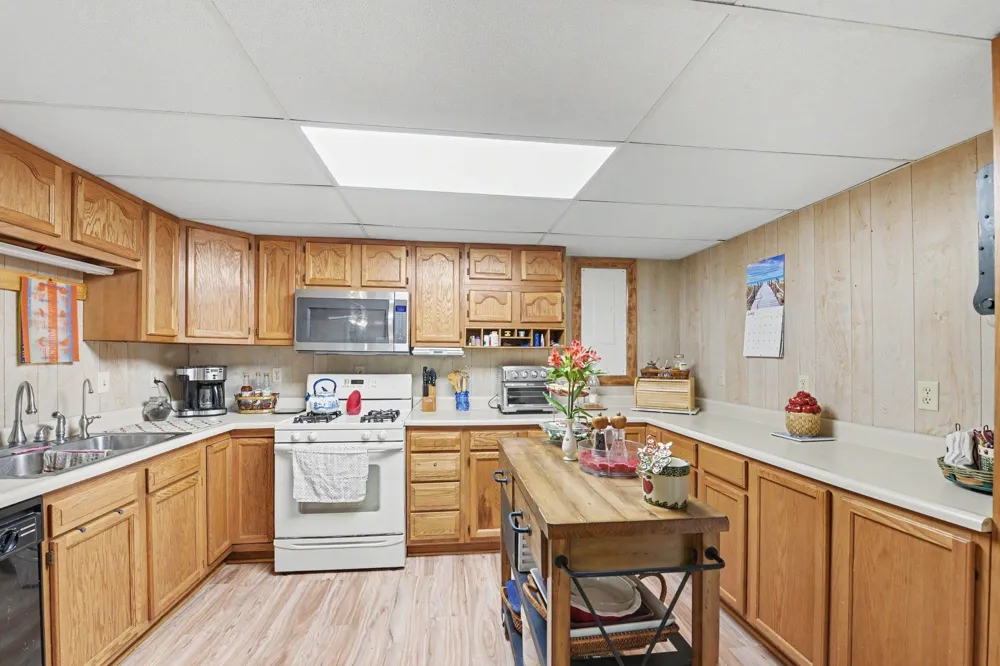 5218 Mitchell Road Central Lake Township, MI 49622