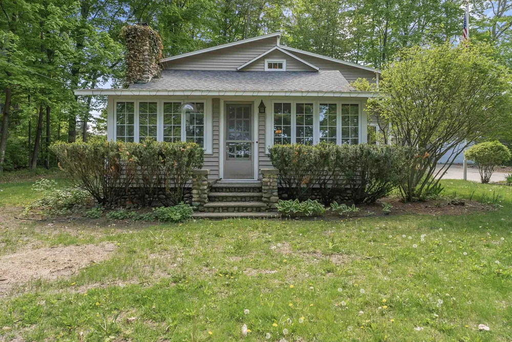 737 S Stony Point Road Suttons Bay Township, MI 49682