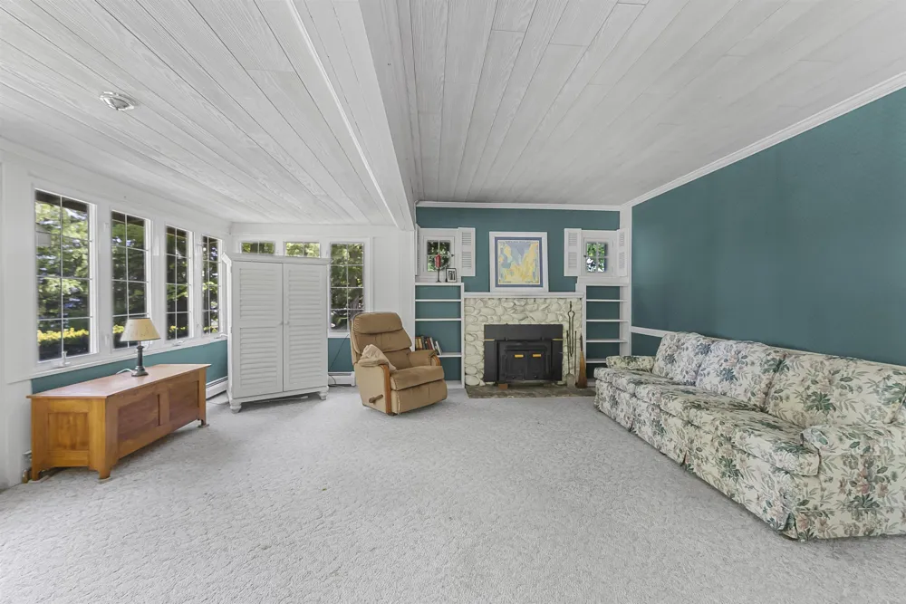 737 S Stony Point Road Suttons Bay Township, MI 49682