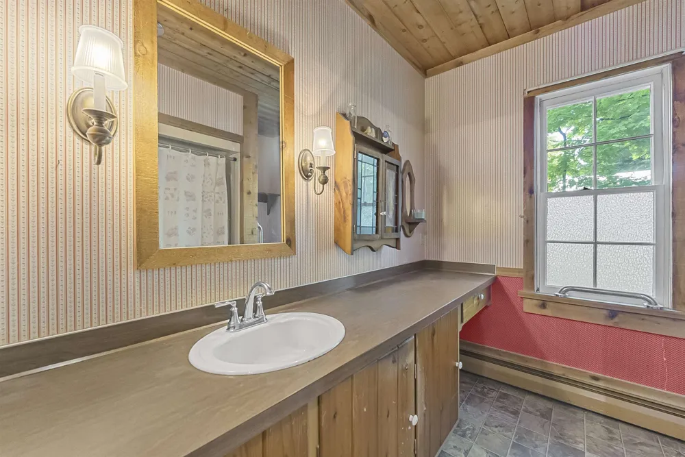737 S Stony Point Road Suttons Bay Township, MI 49682
