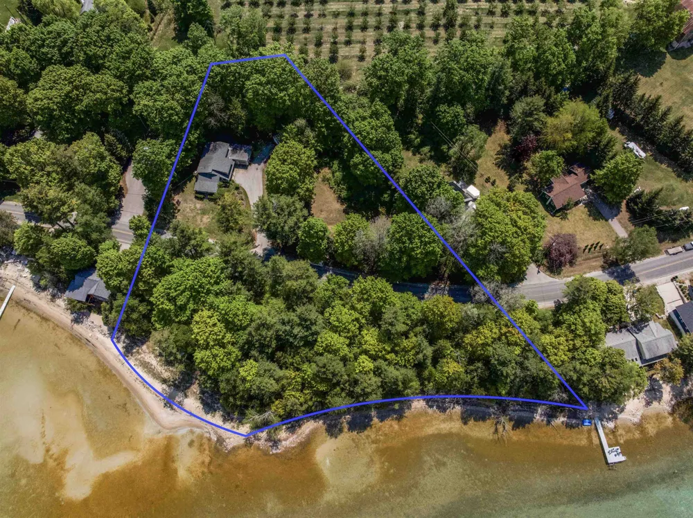 737 S Stony Point Road Suttons Bay Township, MI 49682
