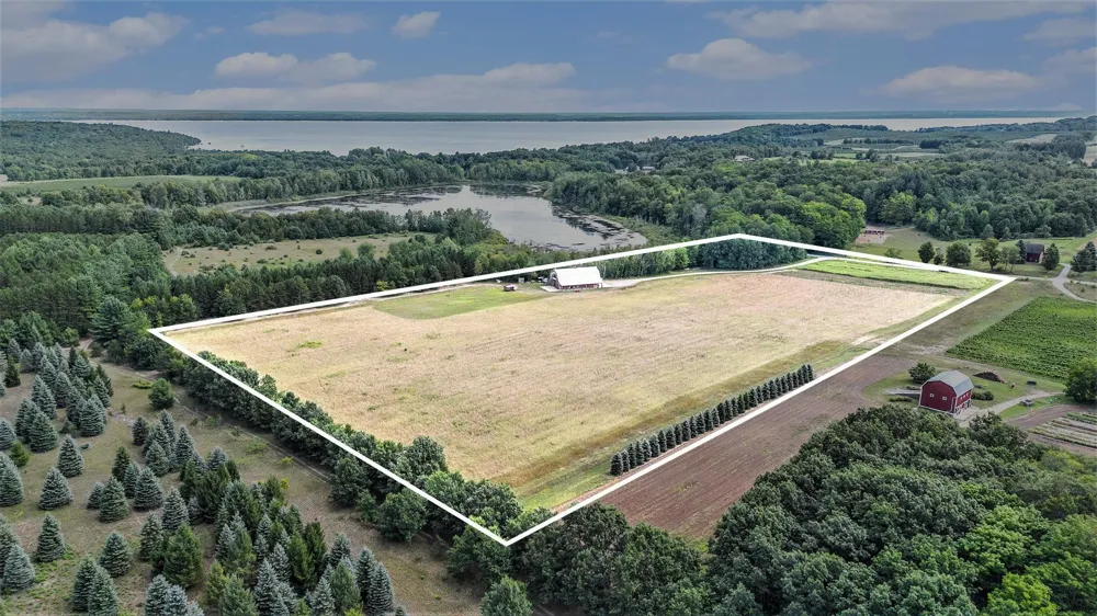 3625 Swaney Road Peninsula Township, MI 49686