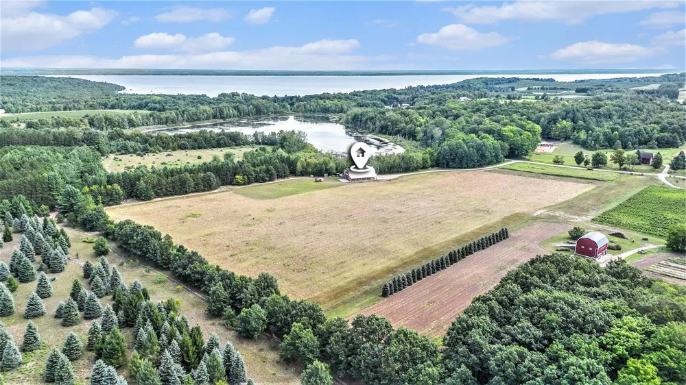 3625 Swaney Road Peninsula Township, MI 49686