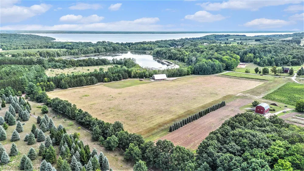 3625 Swaney Road Peninsula Township, MI 49686