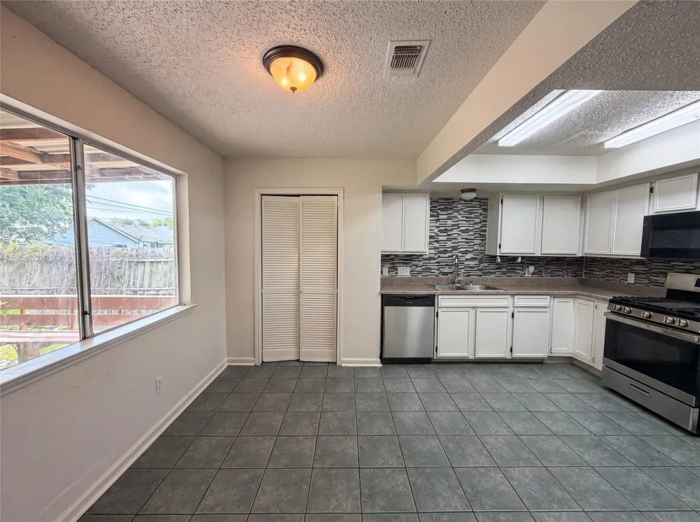 1803 Frontier Trail Round Rock, TX 78681