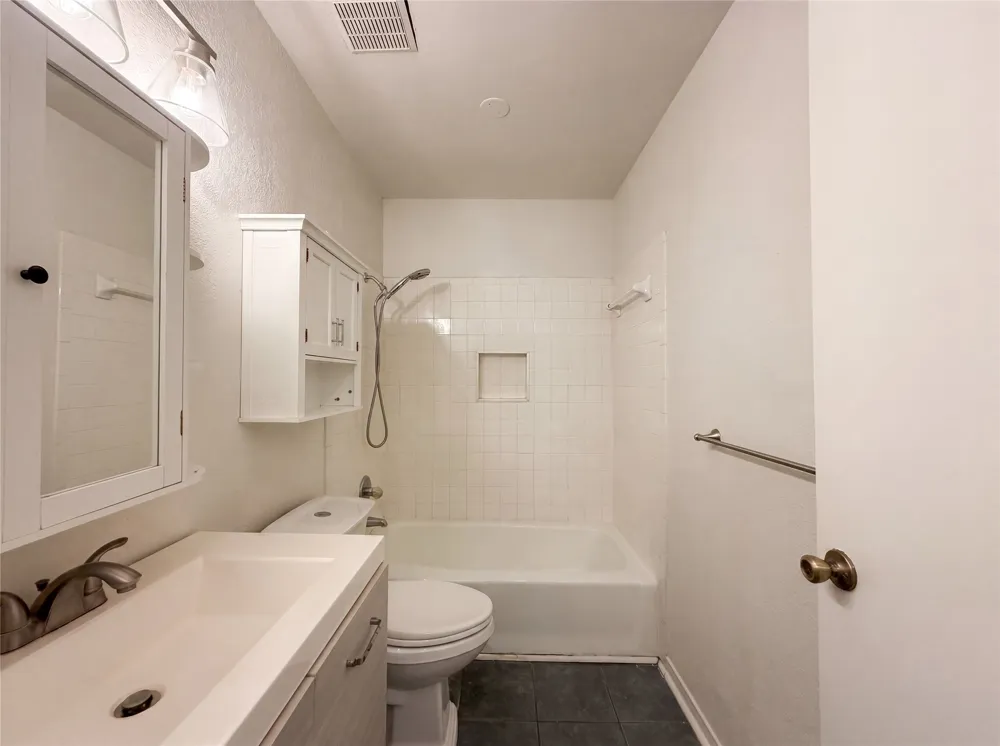 1803 Frontier Trail Round Rock, TX 78681