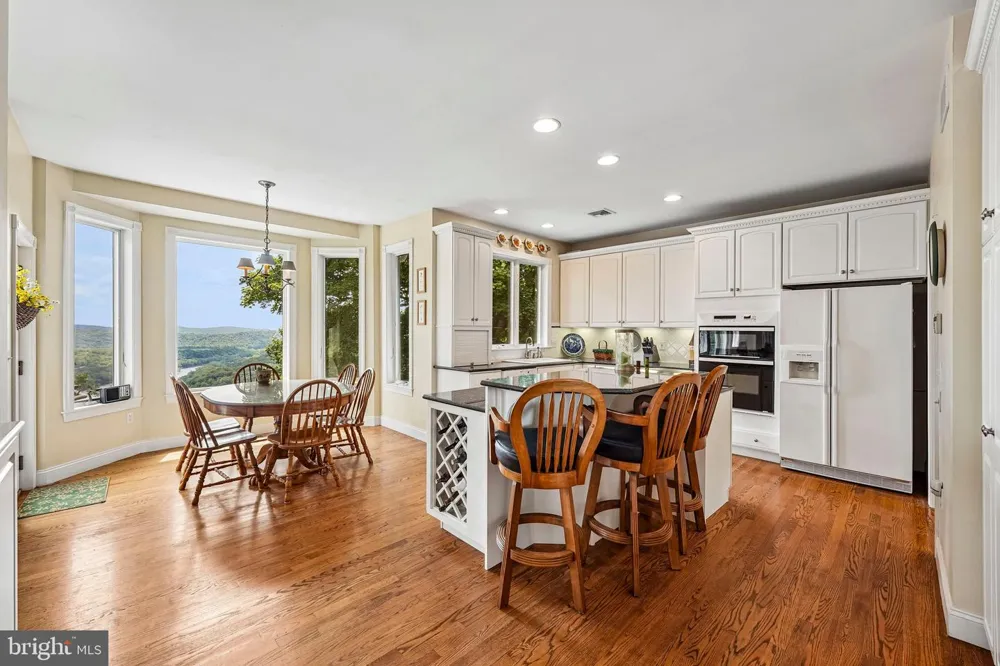 280 SKY LINE DRIVE Easton, PA 18042