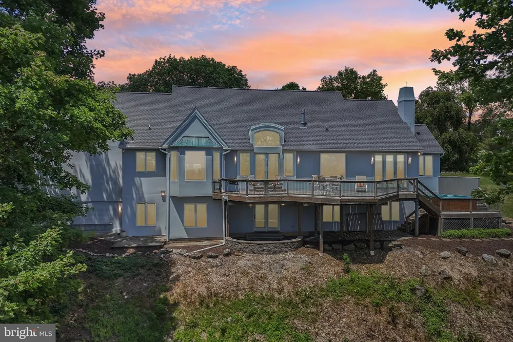 280 SKY LINE DRIVE Easton, PA 18042