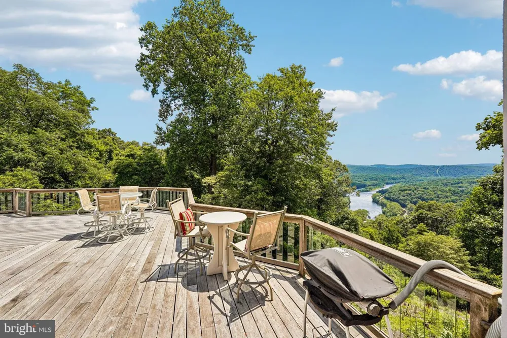 280 SKY LINE DRIVE Easton, PA 18042