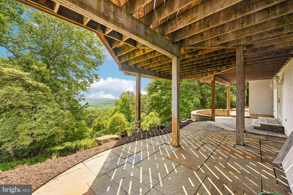 280 SKY LINE DRIVE Easton, PA 18042