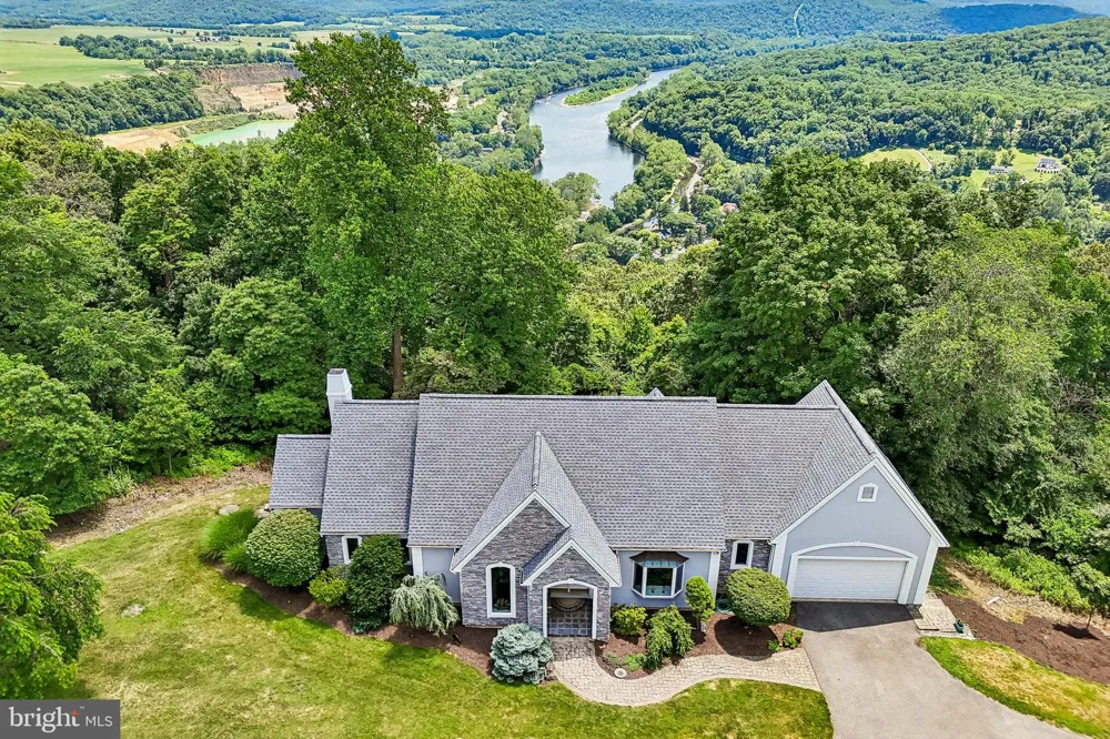 280 SKY LINE DRIVE Easton, PA 18042