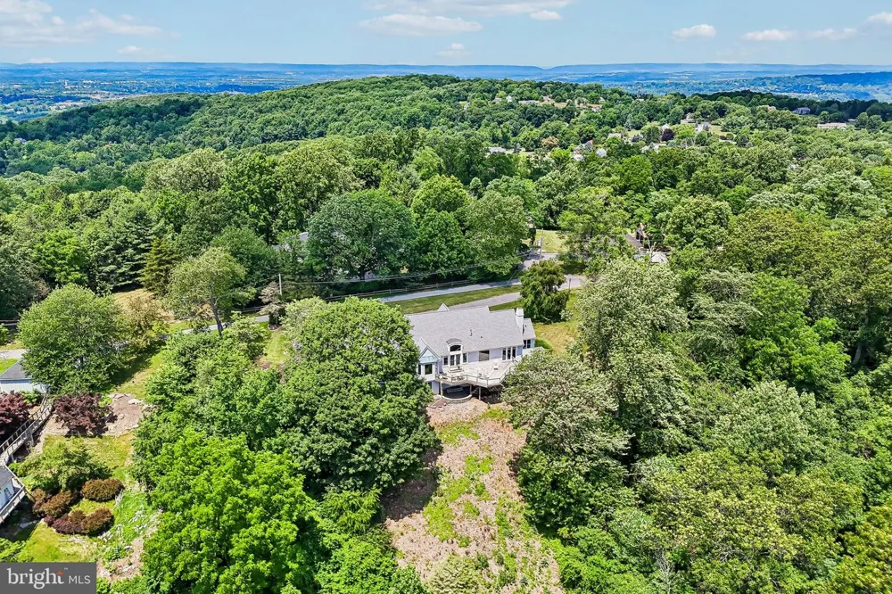 280 SKY LINE DRIVE Easton, PA 18042