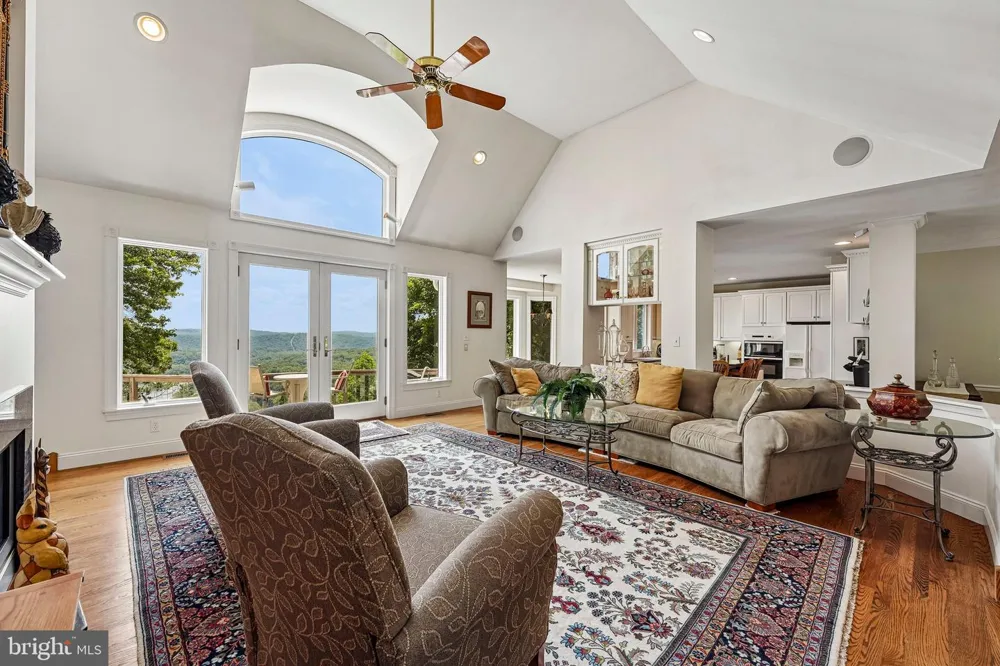280 SKY LINE DRIVE Easton, PA 18042