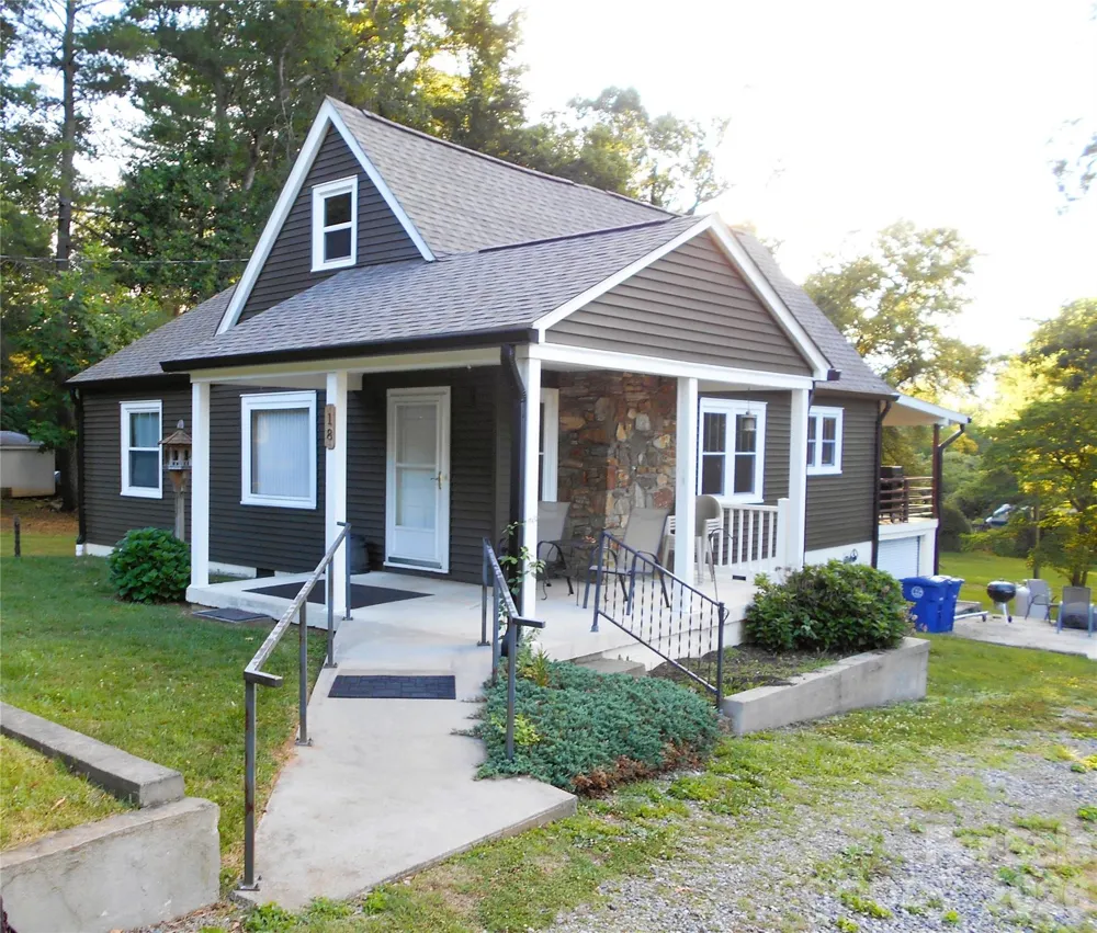 18 Herron Street Black Mountain, NC 28711