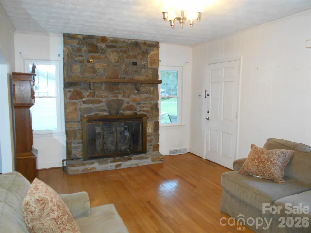 18 Herron Street Black Mountain, NC 28711