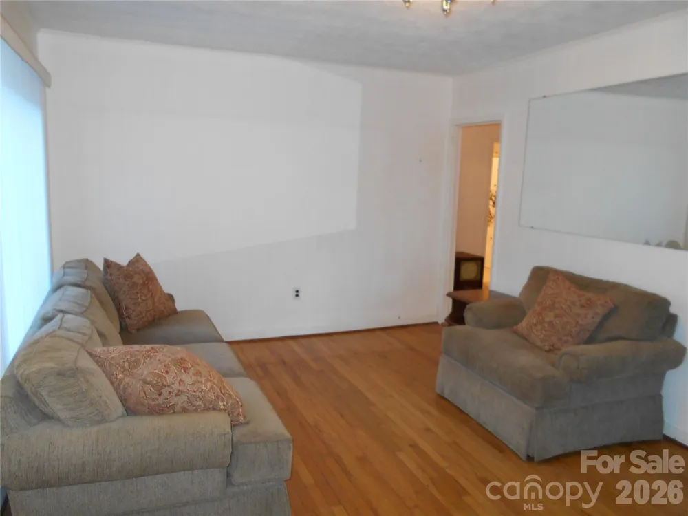 18 Herron Street Black Mountain, NC 28711