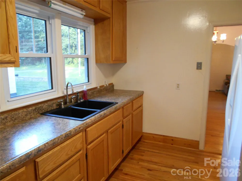 18 Herron Street Black Mountain, NC 28711