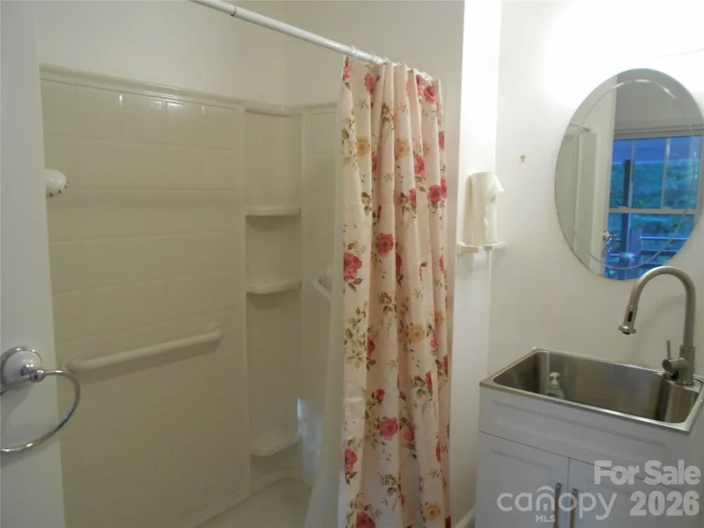 18 Herron Street Black Mountain, NC 28711