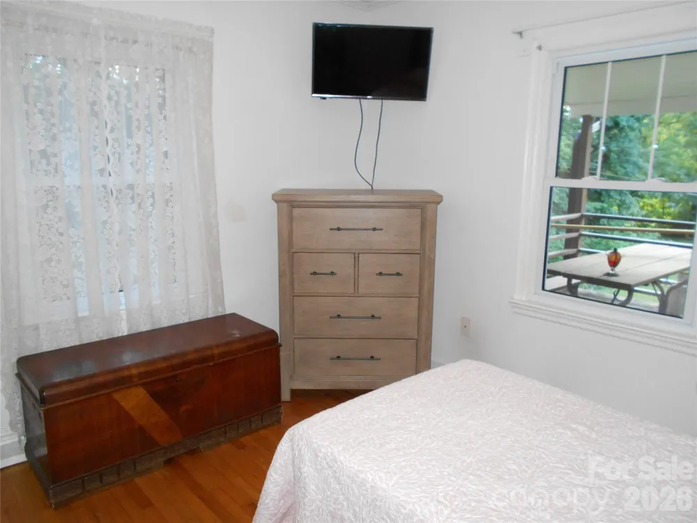 18 Herron Street Black Mountain, NC 28711