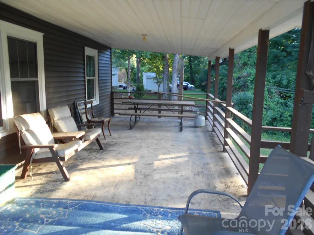 18 Herron Street Black Mountain, NC 28711