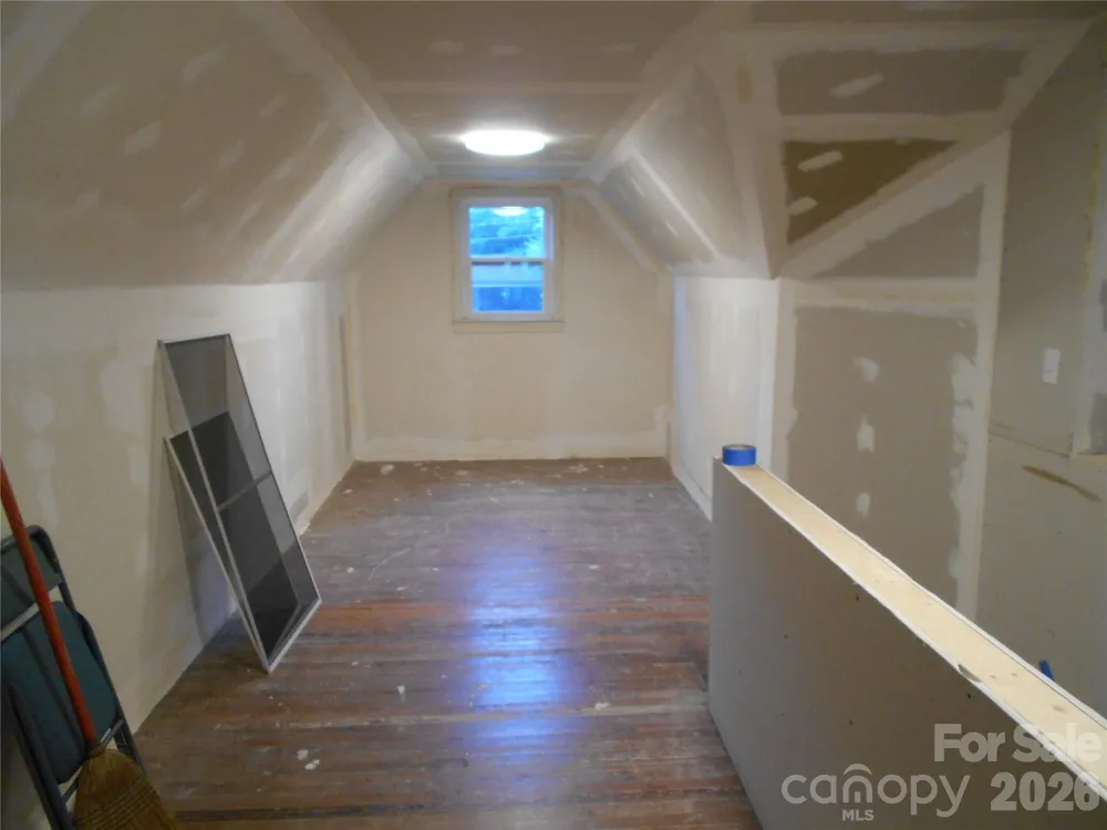 18 Herron Street Black Mountain, NC 28711