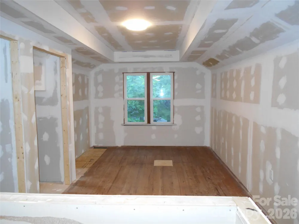 18 Herron Street Black Mountain, NC 28711