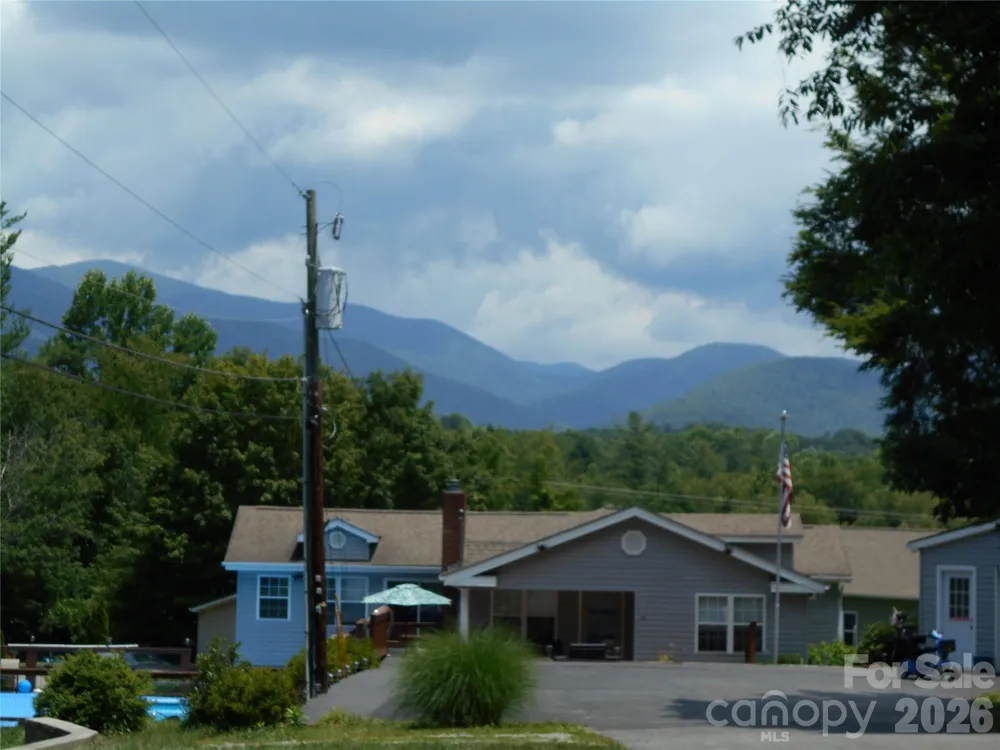 18 Herron Street Black Mountain, NC 28711